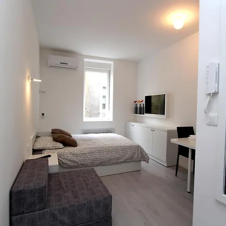 Apartments Simple Teslina Zagreb Exterior photo