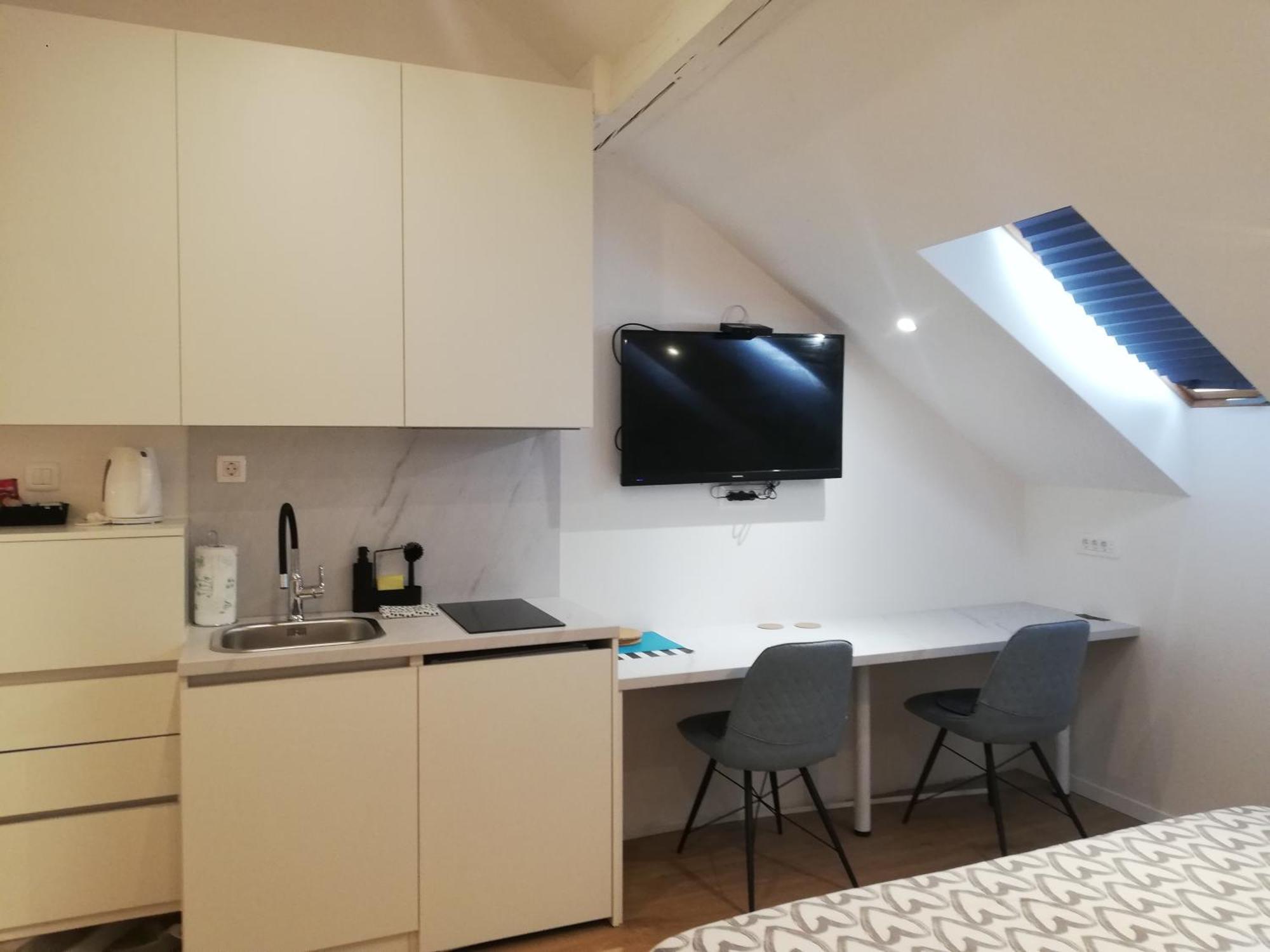 Simple Teslina Apartment *