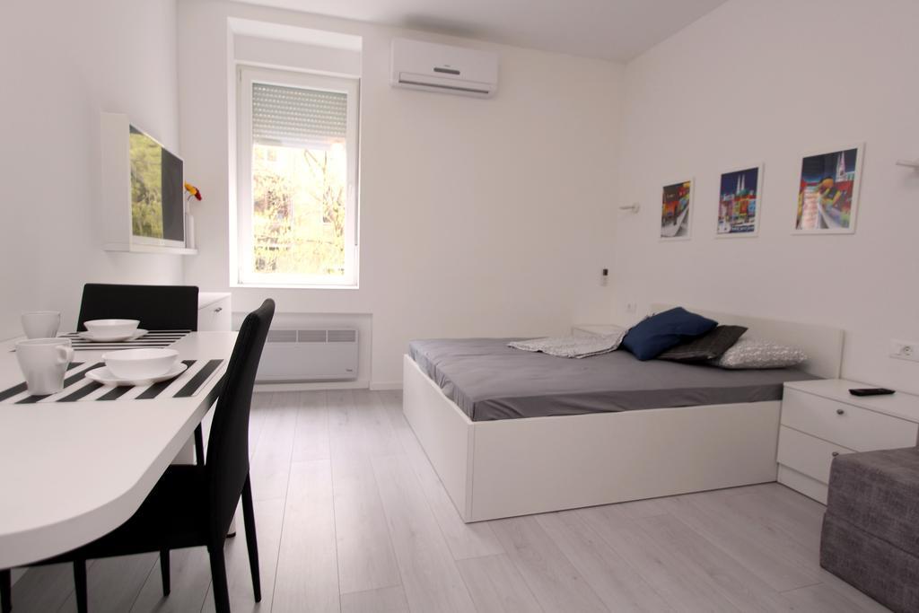 Simple Teslina * Zagreb