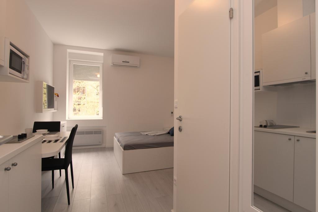 Simple Teslina Zagreb